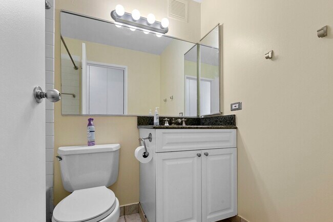 Building Photo - 3660 N Lake Shore Dr