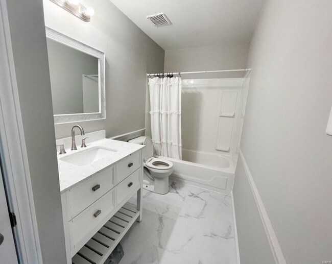 Bathroom - 12 Circle Dr