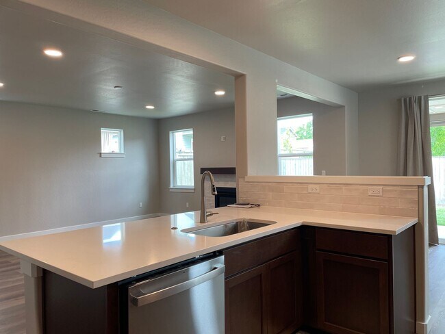 Building Photo - 1131 Rutherford Dr