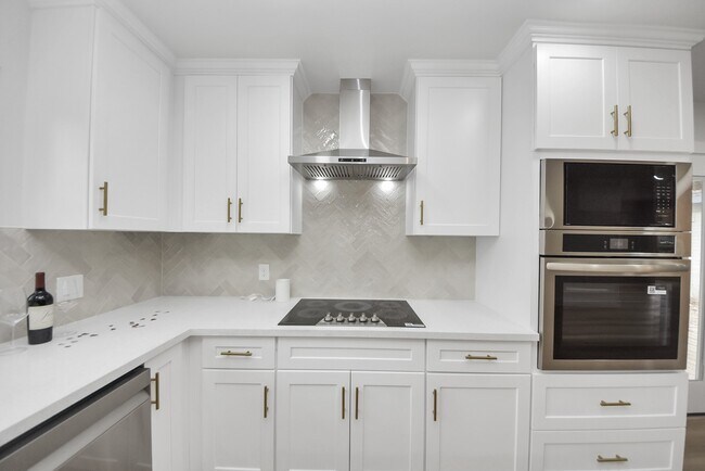 Building Photo - 26206 Maplewood Dr