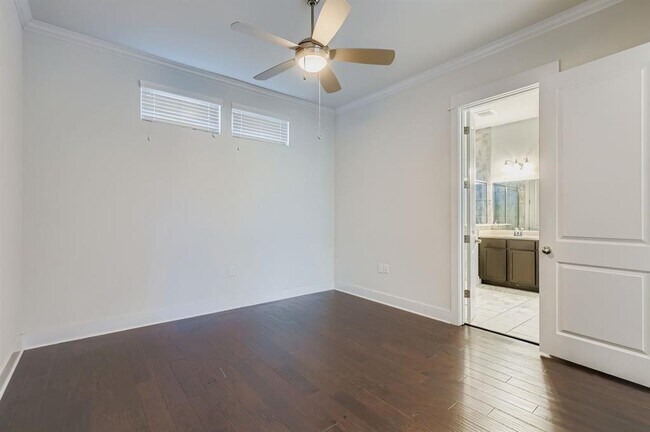 Building Photo - 12518 Red Sparrow St