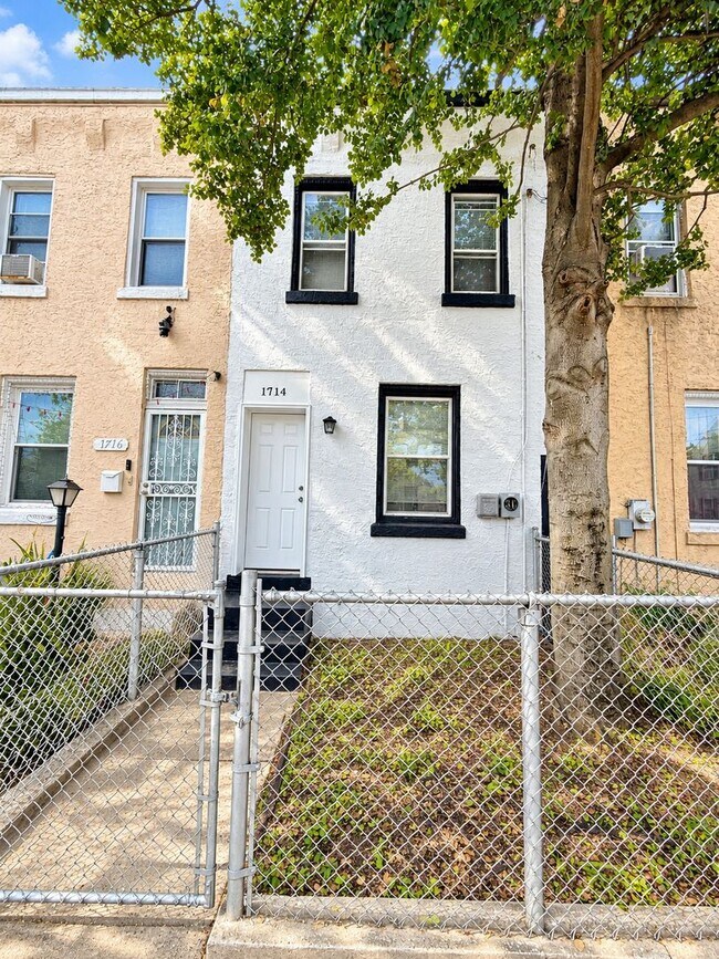 Building Photo - 1714 Meadow St