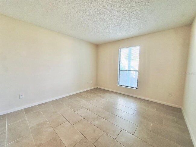 Building Photo - 455 Alt 19