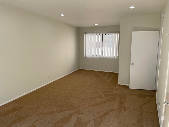 Building Photo - 4416 Fulton Ave