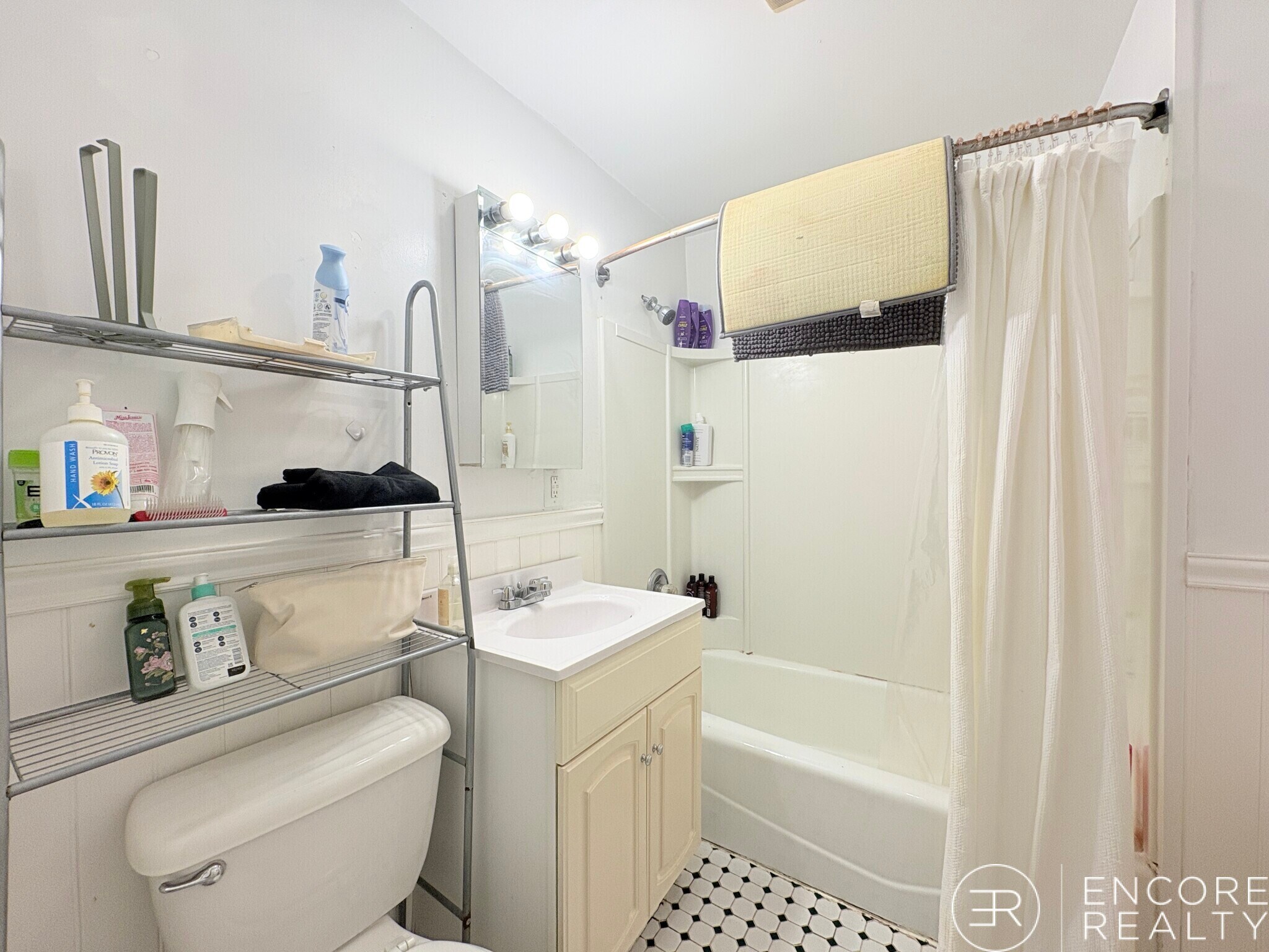 Building Photo - 153 Saint Paul St