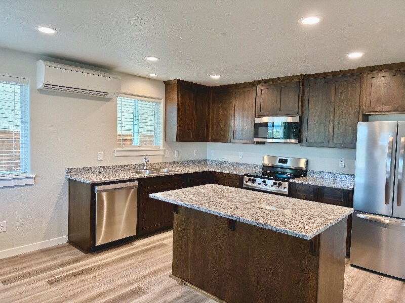 Building Photo - 1125 Annalise St