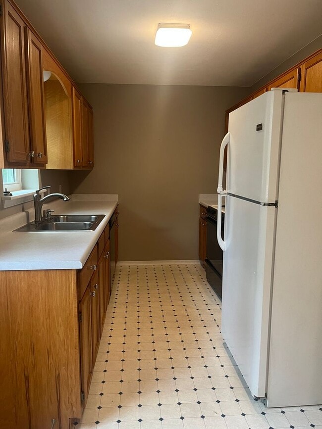 Building Photo - 13900 Ridgecrest Dr