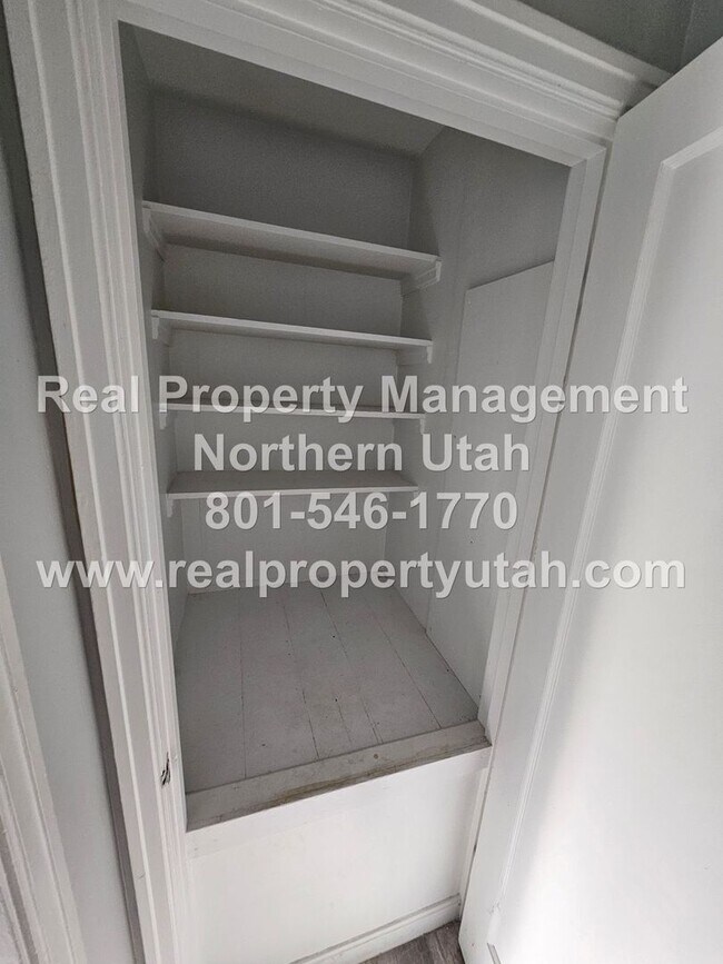 Building Photo - 3 Bedroom 1.5 Bath Ogden Home available now