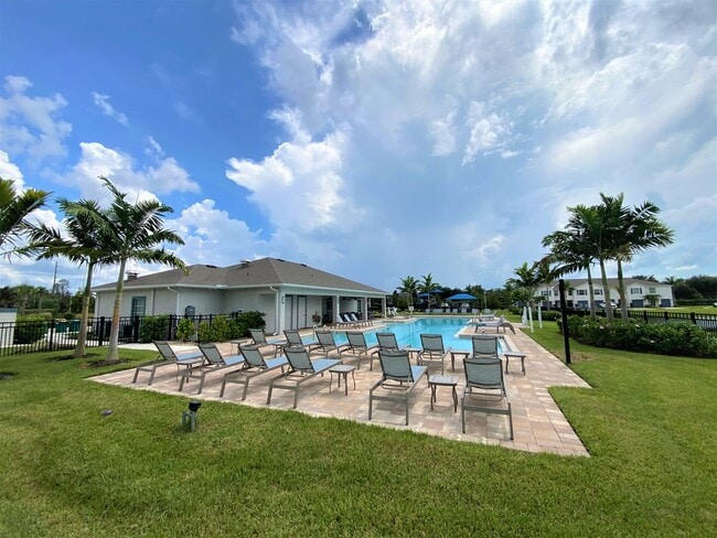 Building Photo - ** MEADOWOOD ** 3 BED / 2.5 BATH - TOWNHOME - GARAGE - NORTH NAPLES - ANNUAL RENTAL