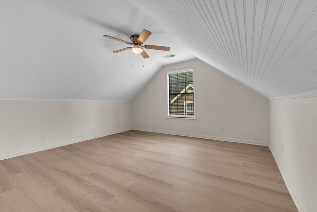 Building Photo - 6503 Evergreen Dr