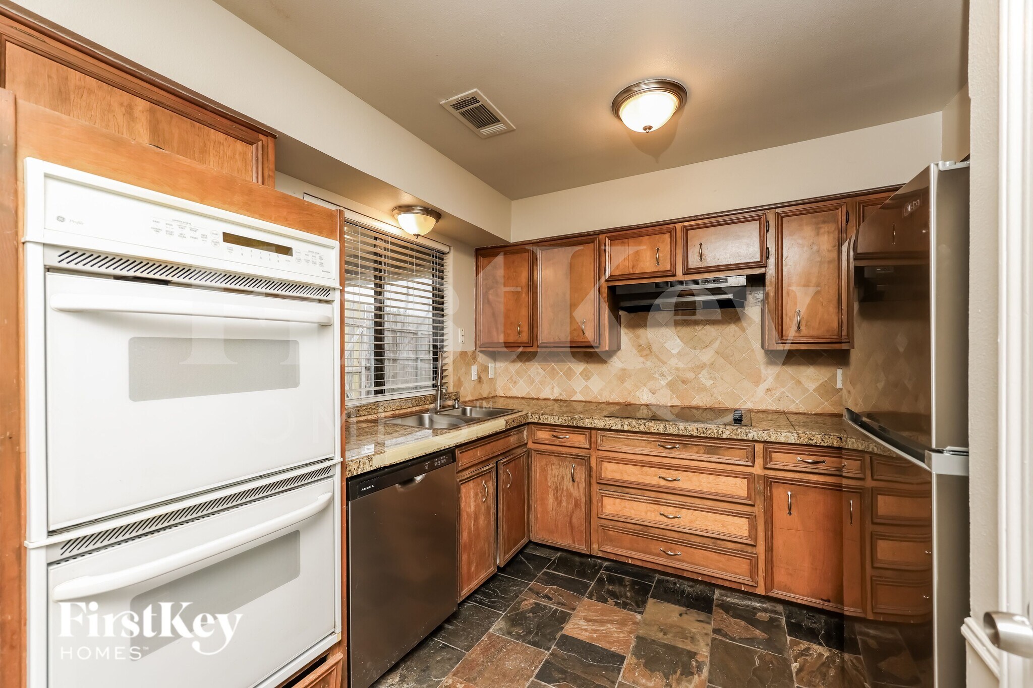 Building Photo - 7314 Harvest Hill Dr