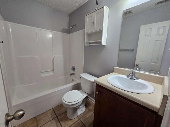 Building Photo - 812 Oak Arbor Ct