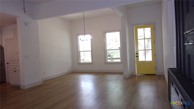 Building Photo - 1482 Birch Ln