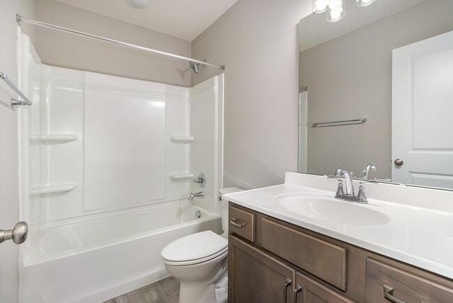 Building Photo - 2301 Point Pl