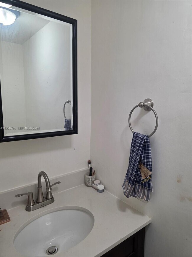 Building Photo - 8000 SW 152nd Ave