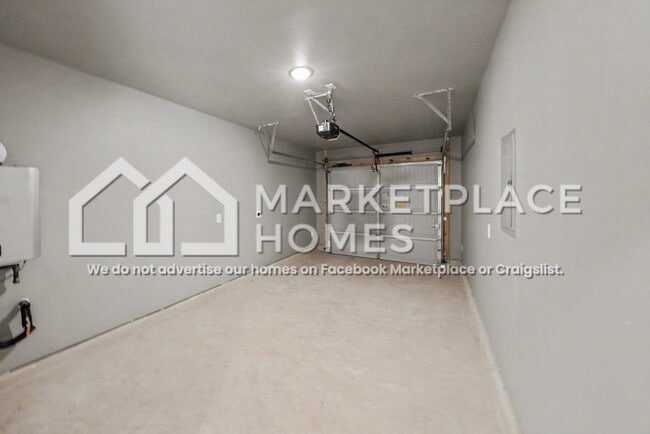 Building Photo - 7643 Varo Gln