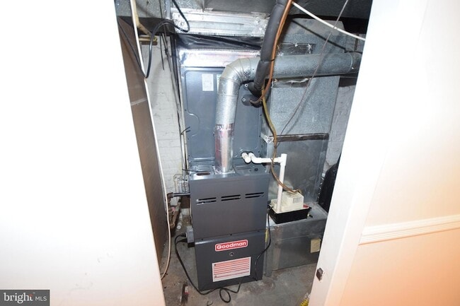 Building Photo - 3606 Hudson St