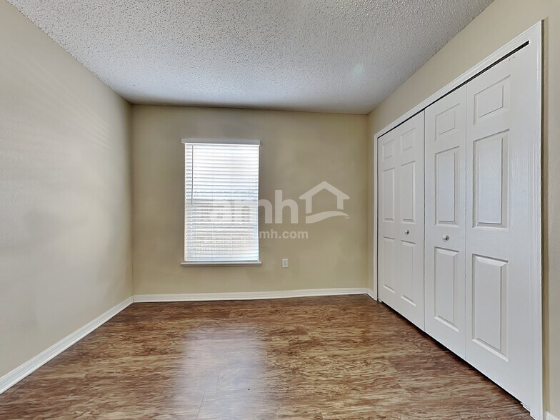 Building Photo - 5920 Rotella Dr