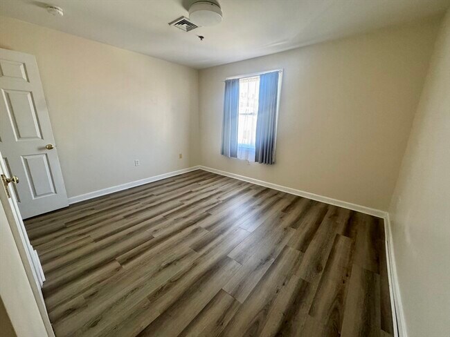 Building Photo - 145 Union St