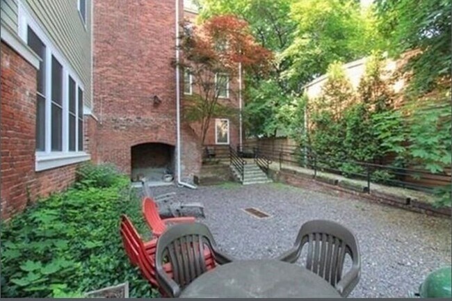 Building Photo - 253 Norfolk St