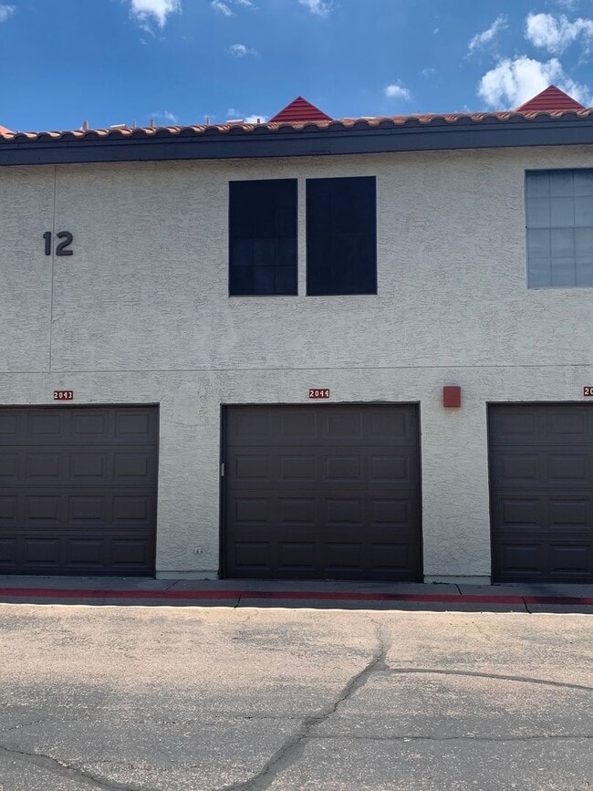 Building Photo - Excellent 1 bedroom w/ loft