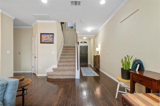 Building Photo - 13400 Briarwick Dr