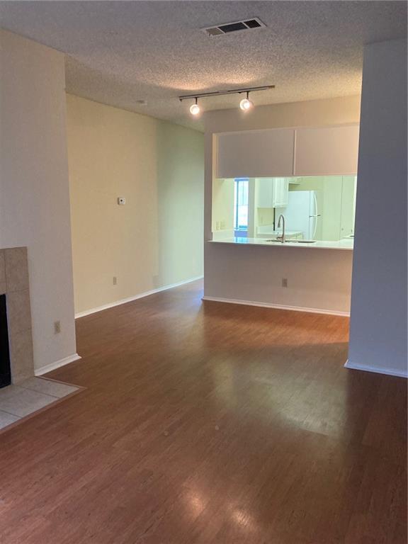 Building Photo - 806 W 24th St