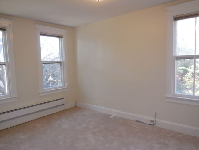 Building Photo - Charming Georgetown Townhouse on a quiet street