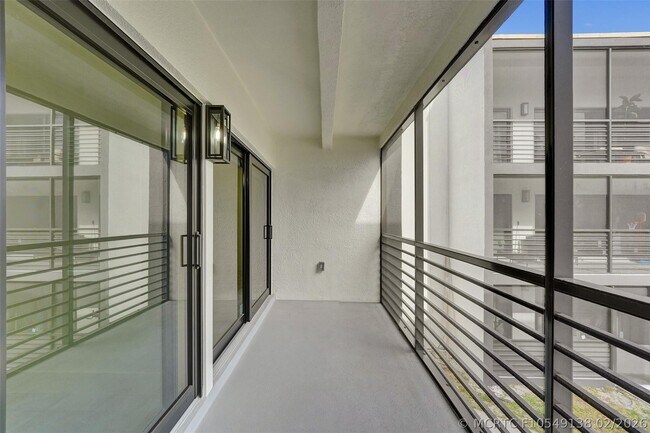 Building Photo - 4040 N Hills Dr