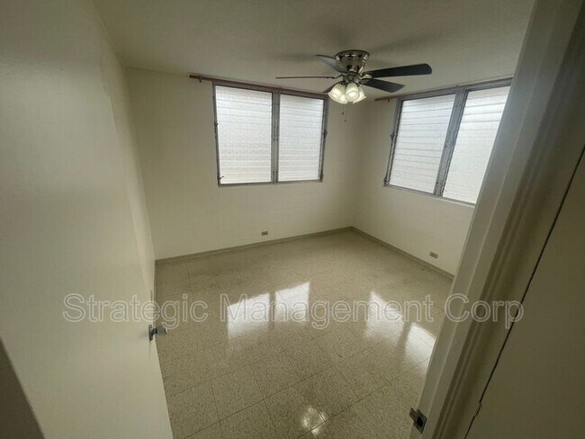 Building Photo - 1735 Young St