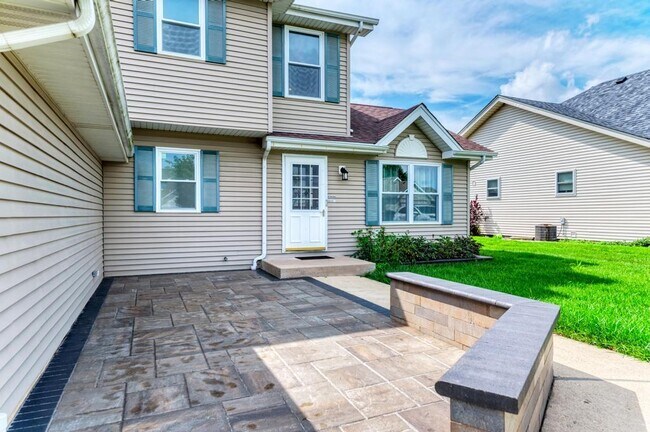 Building Photo - 1413 Skylark Ln