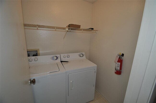 Building Photo - 633 Buoy Ln