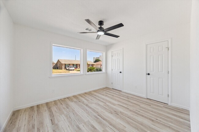 Building Photo - 3411 80th St