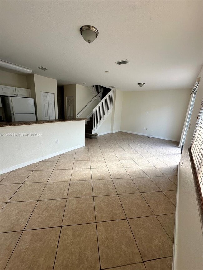 Building Photo - 1018 NE 42nd Ave