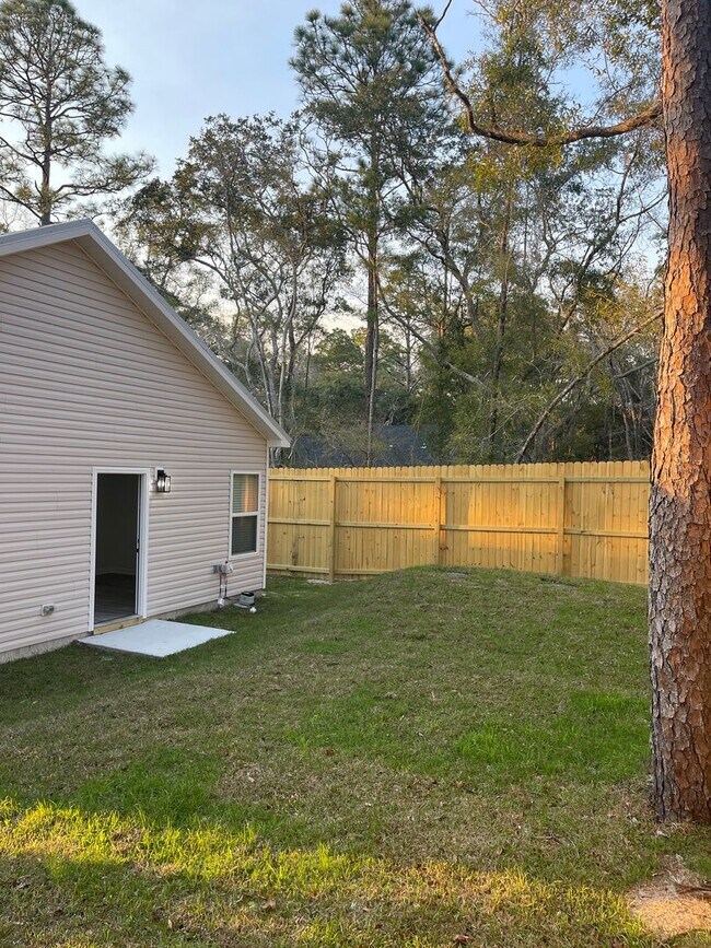 Building Photo - Beautiful New Construction Home