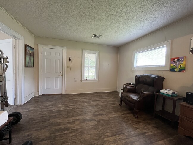 Living Room - 801 S Jefferson St