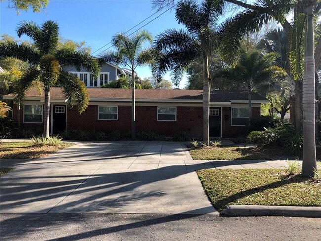 Building Photo - 902 S Bruce St