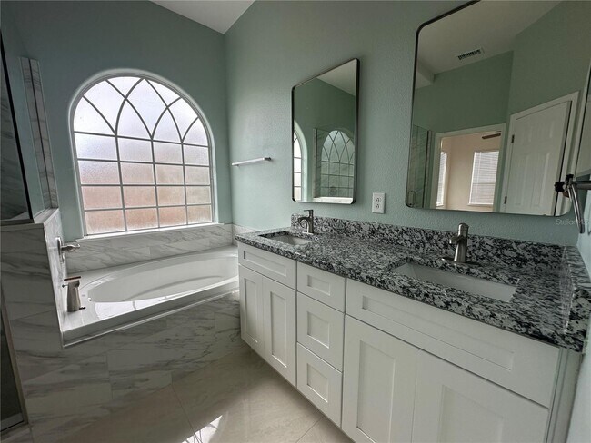 Building Photo - 1907 Cedar Arch Ln