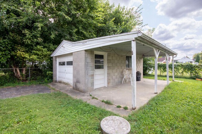 Building Photo - 616 Colorado Ave