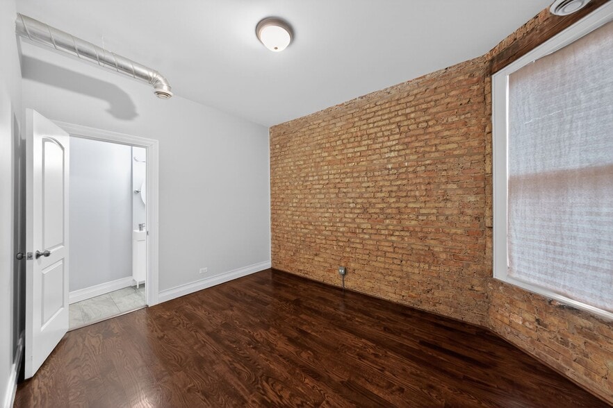 Building Photo - 7038 S Eberhart Ave