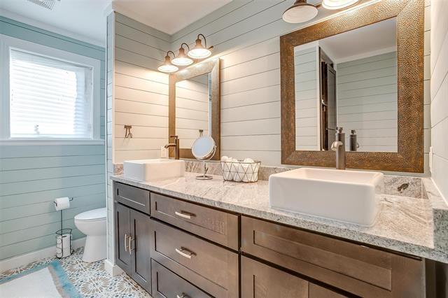 Building Photo - 520 Deer Trail