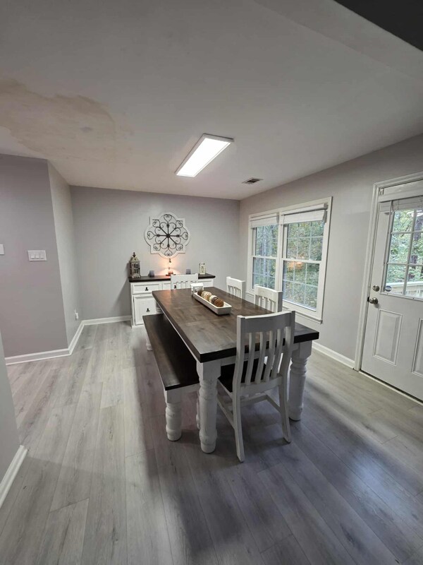 Building Photo - 1211 Fern Hollow Dr