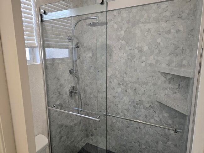 Building Photo - Nicely Updated Three Bedroom Home in Torrey Hills