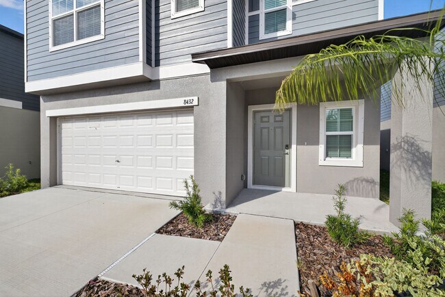 Building Photo - Brand New 6-Bed Available Now!