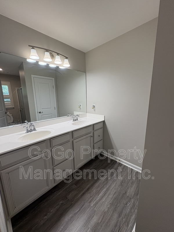 Building Photo - 133 Marthawood Ln