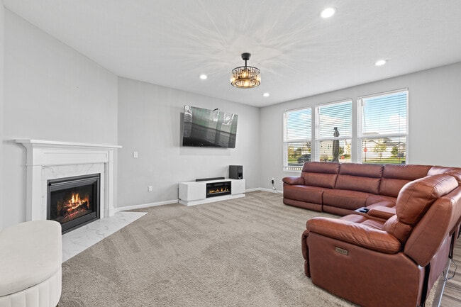 Building Photo - 369 Lemming Dr