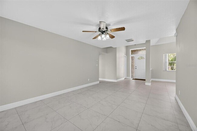 Building Photo - 172 Lake Shore Dr W