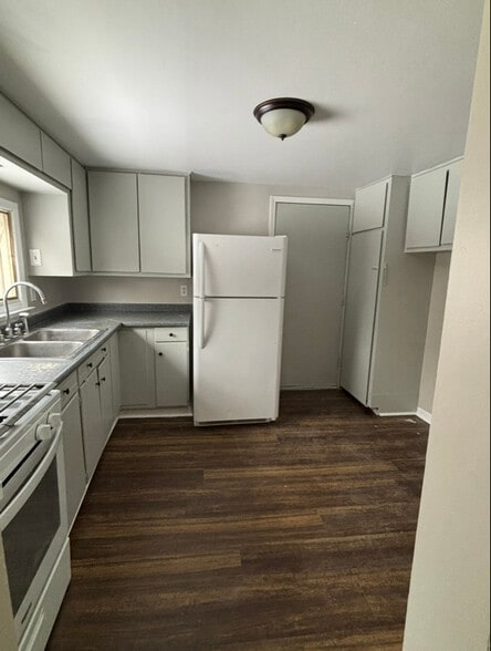 Building Photo - 1287 E Mt Morris Rd