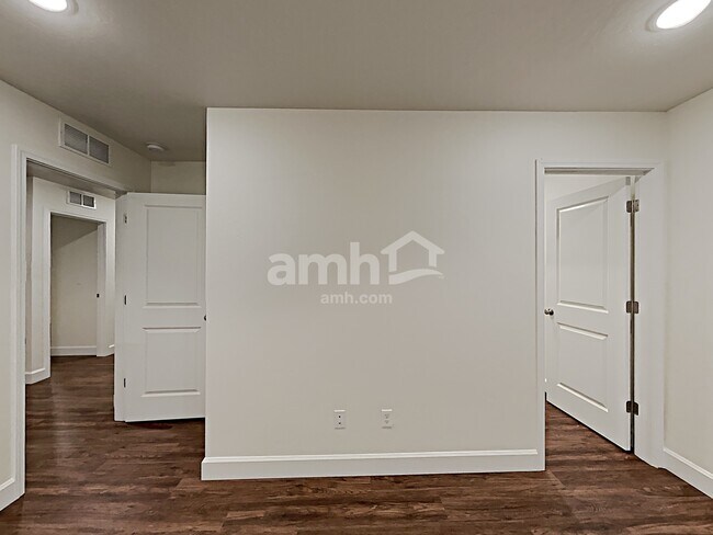 Building Photo - 9446 W Hiden Stream St