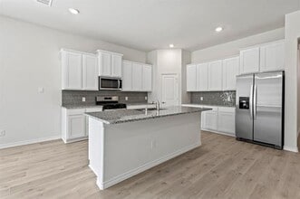 Building Photo - 2140 Hunter Ln